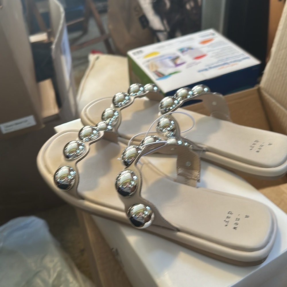 A New Day Adorable sandals. Size 8 1/2 - Picture 2 of 7